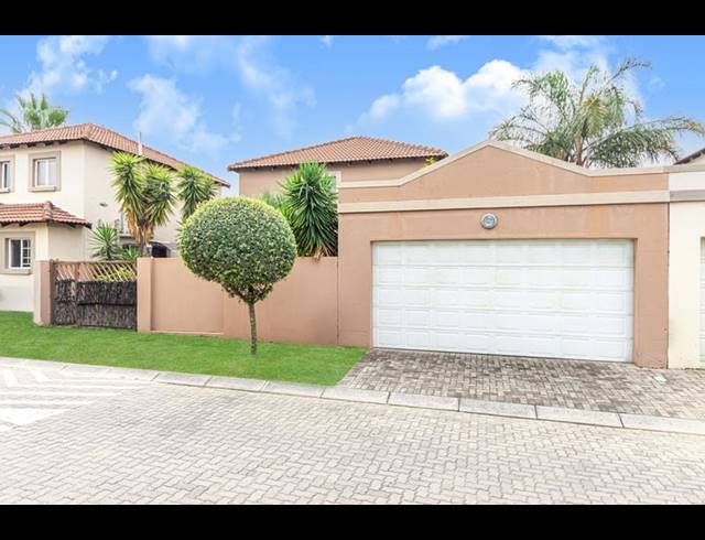 3 BEDROOM CLUSTER FOR SALE IN NORTH RIDING